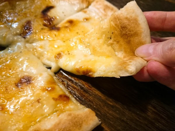 大人気5種のチーズピザ　Mサイズ　750円