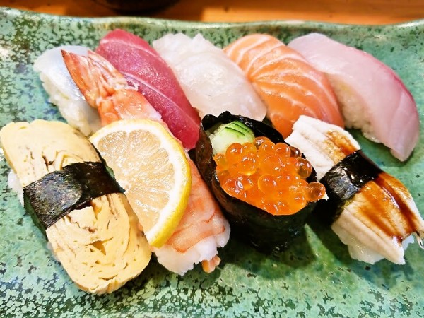 にぎり定食 1,030円(税込)