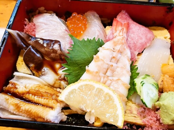 上ちらし定食 2,080円(税込)