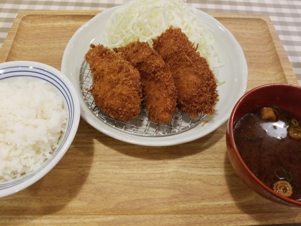 ひれかつ定食 950円
